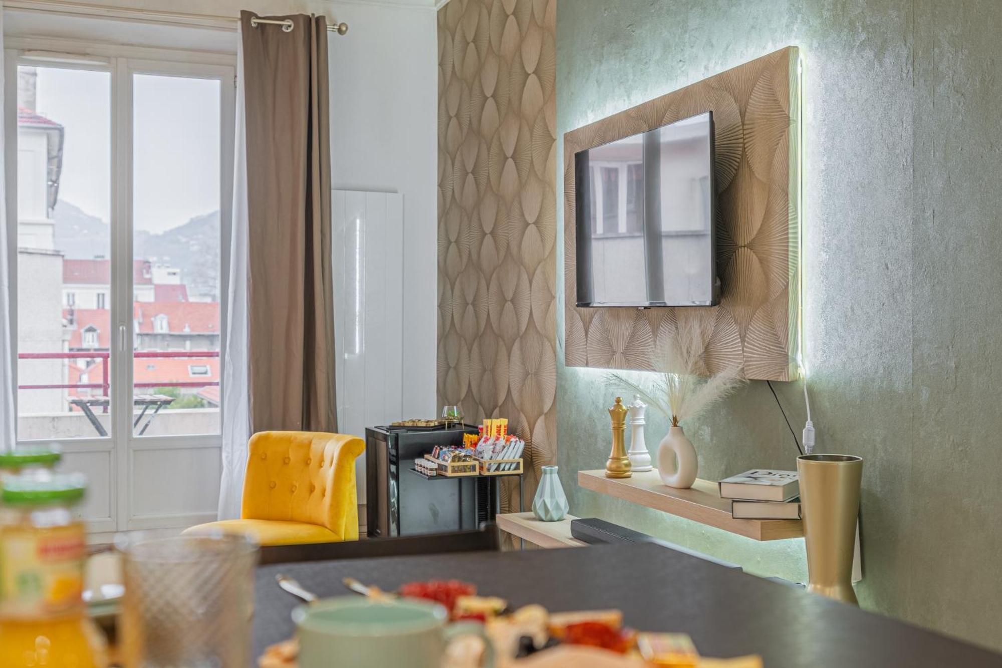 Appartamento Luxury Cinephile - Netflix - 2 Balcons - Garage Prive - Minibar Grenoble Esterno foto