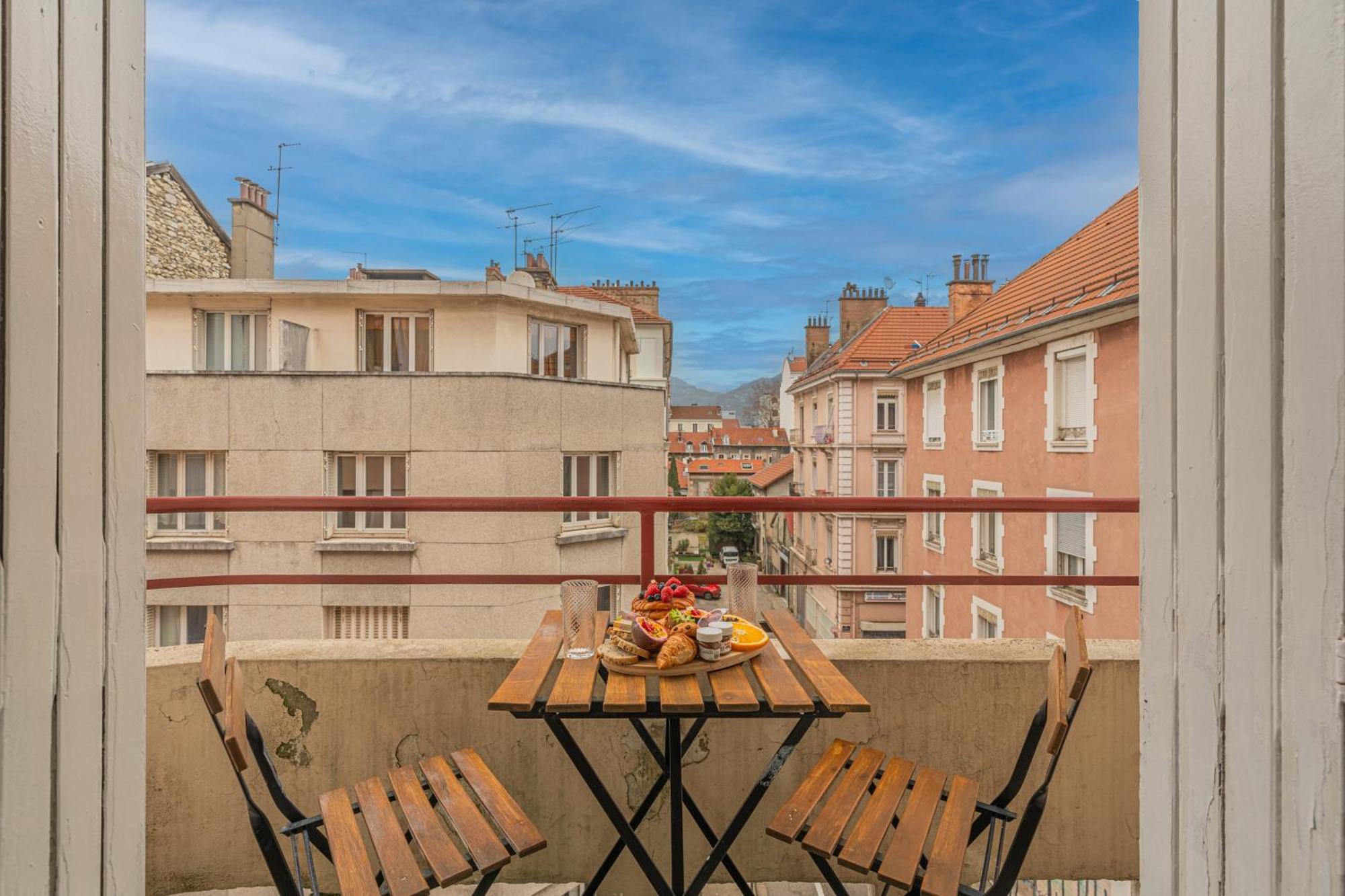 Appartamento Luxury Cinephile - Netflix - 2 Balcons - Garage Prive - Minibar Grenoble Esterno foto